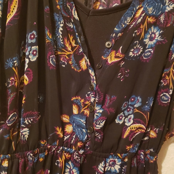 Xhileration Flowy Black Floral Dress - Picture 4 of 5